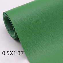 Charger l'image dans la galerie, RÉPARATEUR DE CUIR AUTO-ADHÉSIF POUR RÉPARATION DE MEUBLES DÉCOUPABLE (50X137CM)