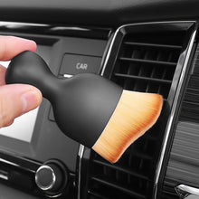 Load image into Gallery viewer, Brosse de nettoyage douce pour intérieur de voiture
