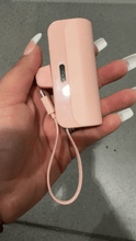 Charger l'image dans la galerie, Power bank compacte avec lanière
